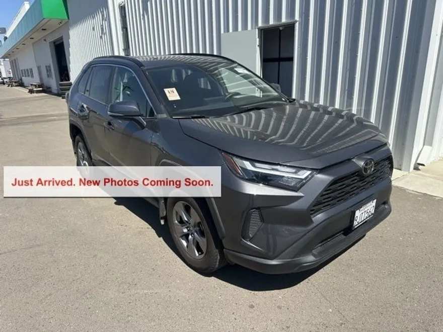 2024 Toyota RAV4 XLE photo 1