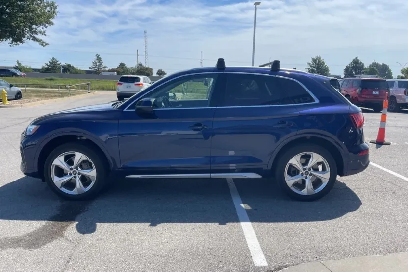 2021 Audi Q5 45 Prestige Premium photo 1