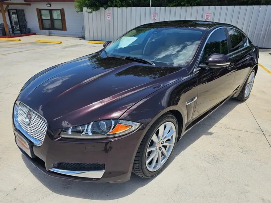 2015 Jaguar XF 2.0T Premium photo 1