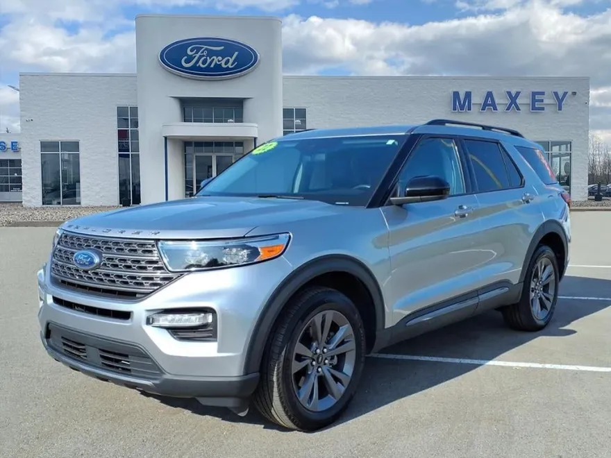 2022 Ford Explorer XLT photo 1
