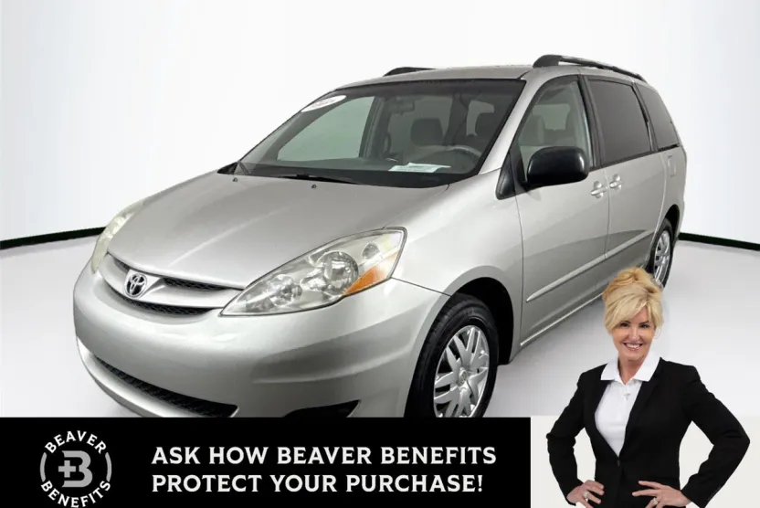 2008 Toyota Sienna LE photo 1