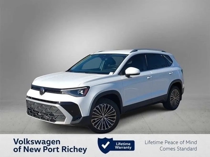 2025 Volkswagen Taos SE photo 1