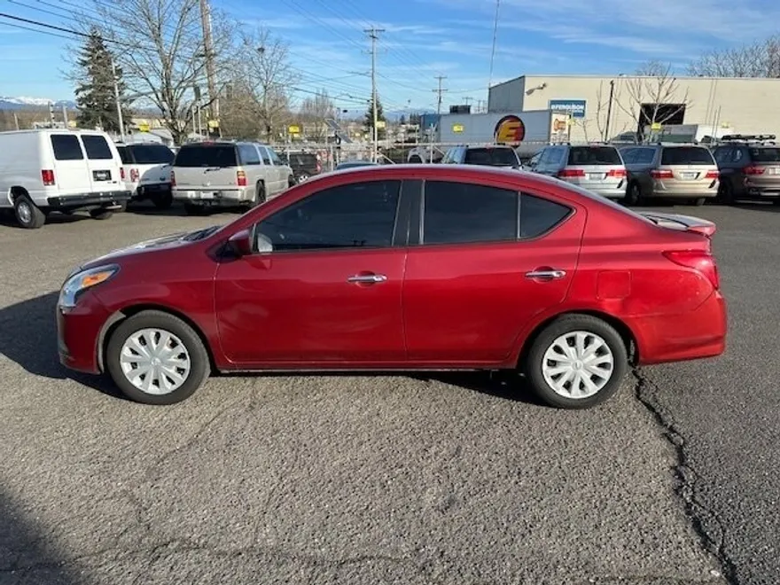 2017 Nissan Versa 1.6 S photo 1