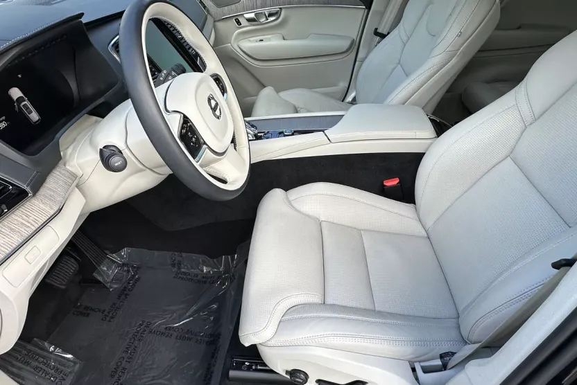 2025 Volvo XC90 photo 1