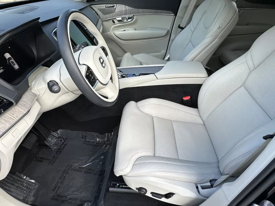 2025 Volvo XC90 photo 1