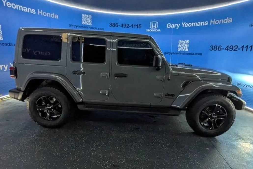 2020 Jeep Wrangler Unlimited Sahara Altitude photo 1