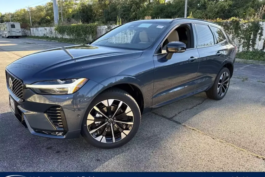 2026 Volvo XC60 B5 Plus photo 1