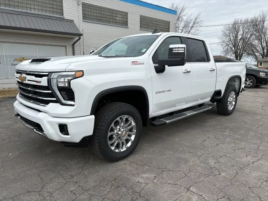 2025 Chevrolet Silverado 2500HD LT photo 1