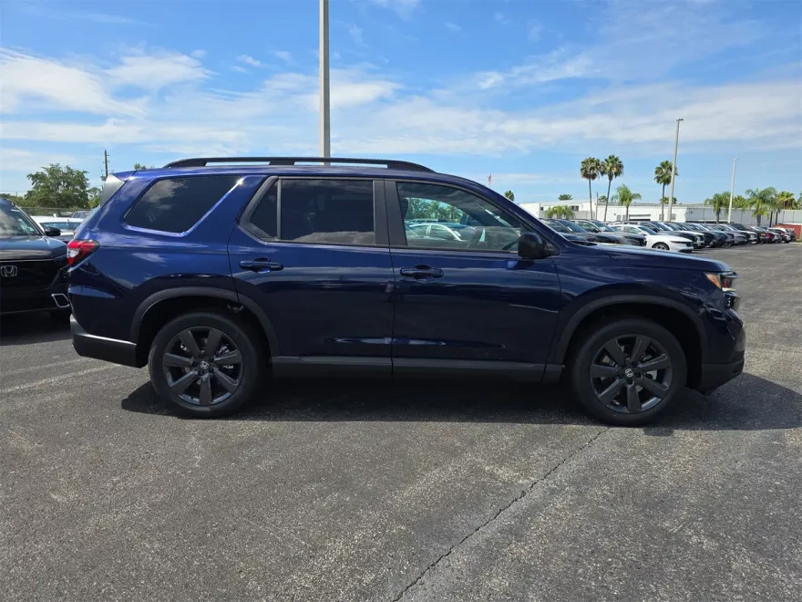 2025 Honda Pilot Sport photo 1
