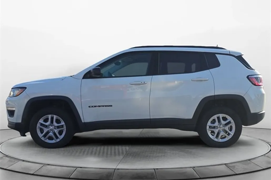 2018 Jeep Compass Sport photo 1