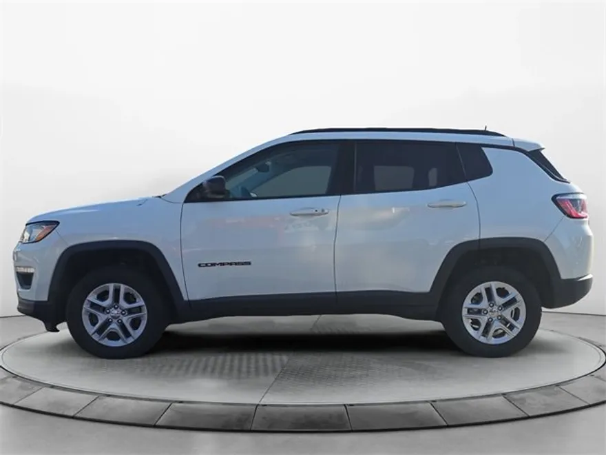 2018 Jeep Compass Sport photo 1