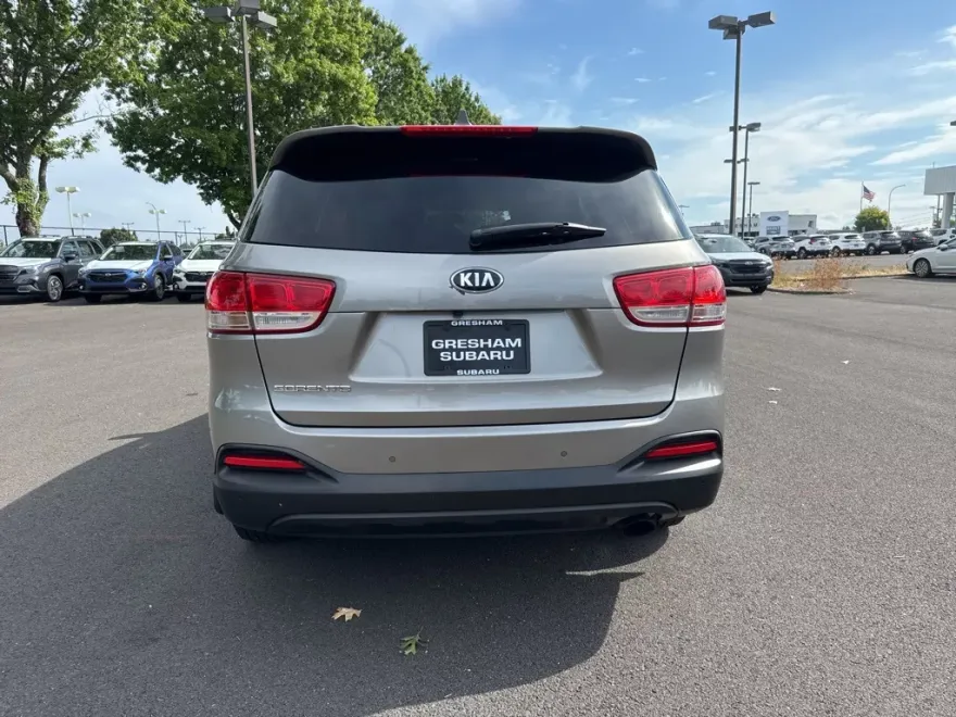 2018 Kia Sorento LX photo 1