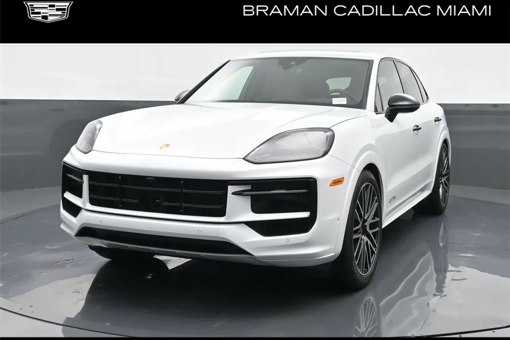2025 Porsche Cayenne GTS photo 1