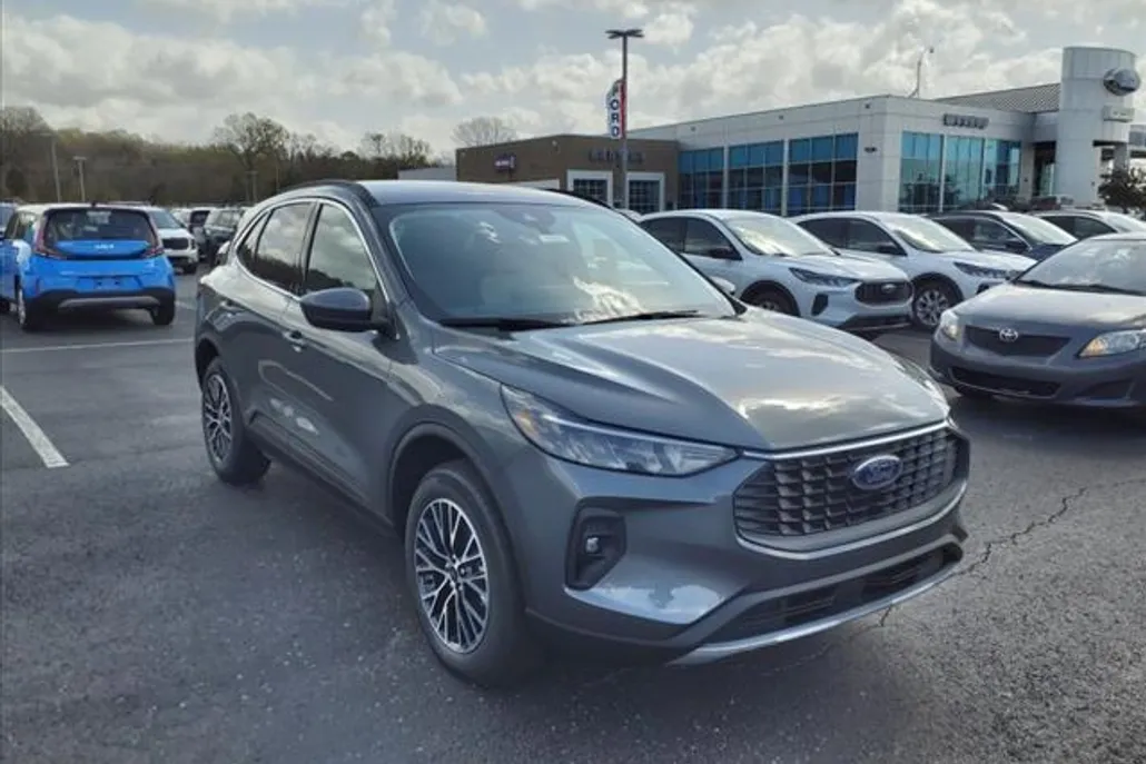 2025 Ford Escape photo 1