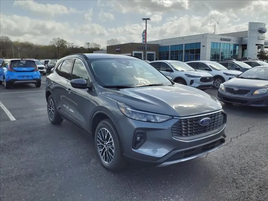 2025 Ford Escape photo 1