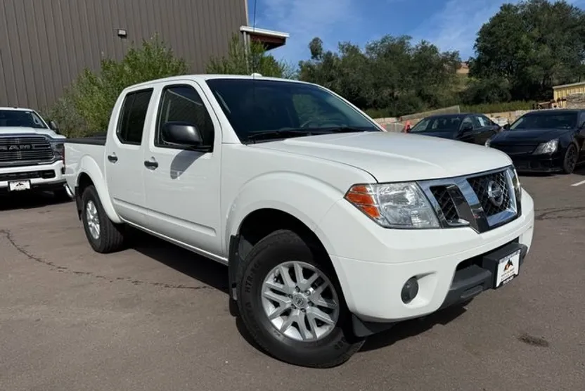 2012 Nissan Frontier SV photo 1