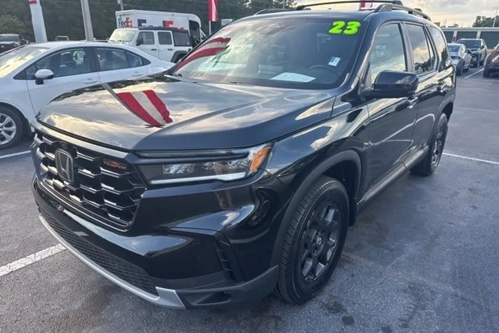2023 Honda Pilot TrailSport photo 1