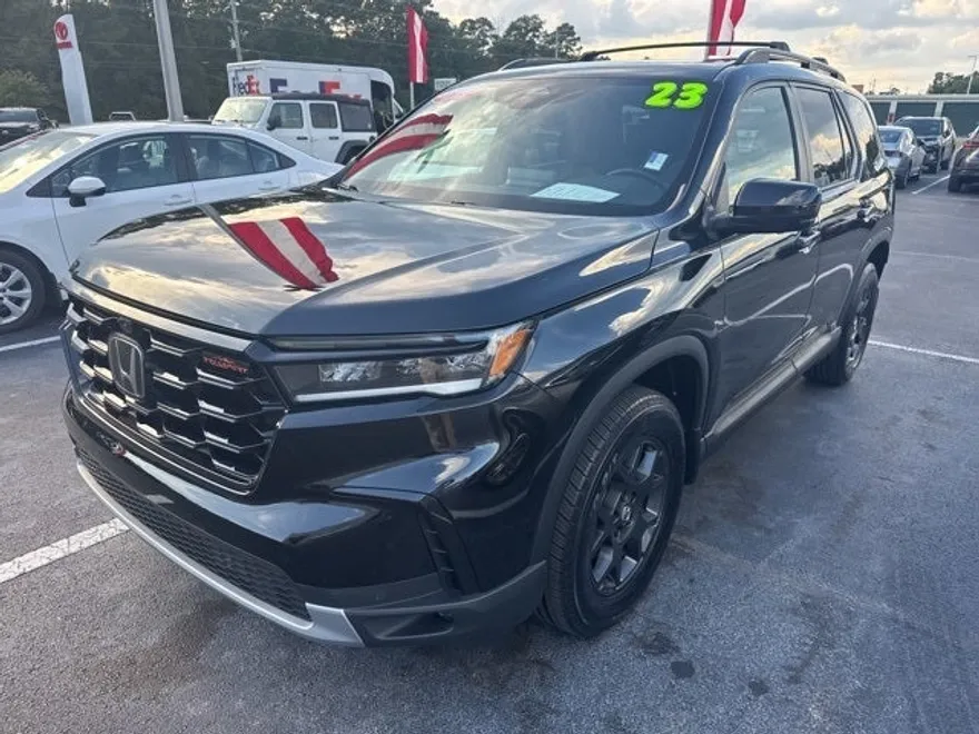 2023 Honda Pilot TrailSport photo 1