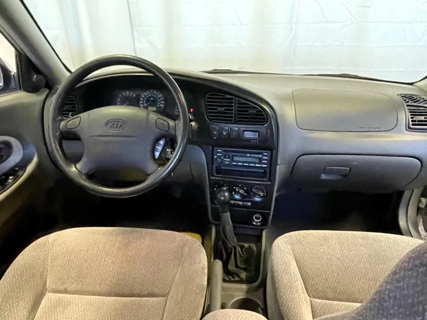 2004 Kia Spectra Base photo 16