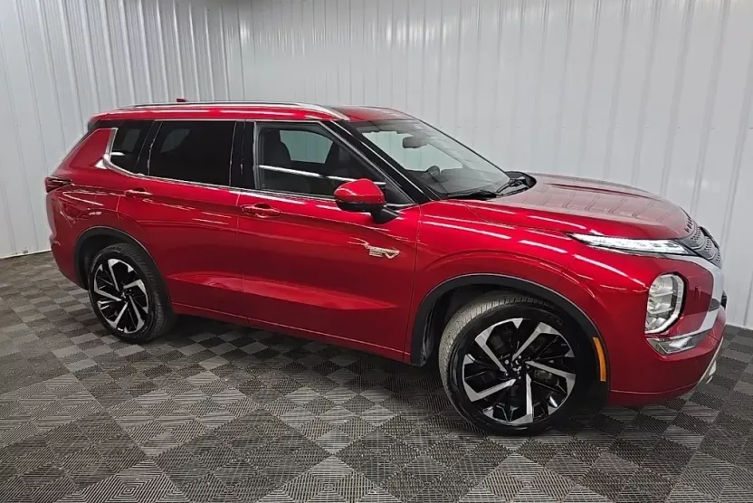 2023 Mitsubishi Outlander PHEV SEL photo 1