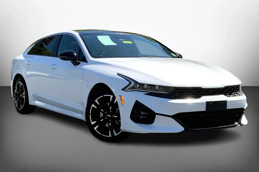 2024 Kia K5 GT-Line photo 1