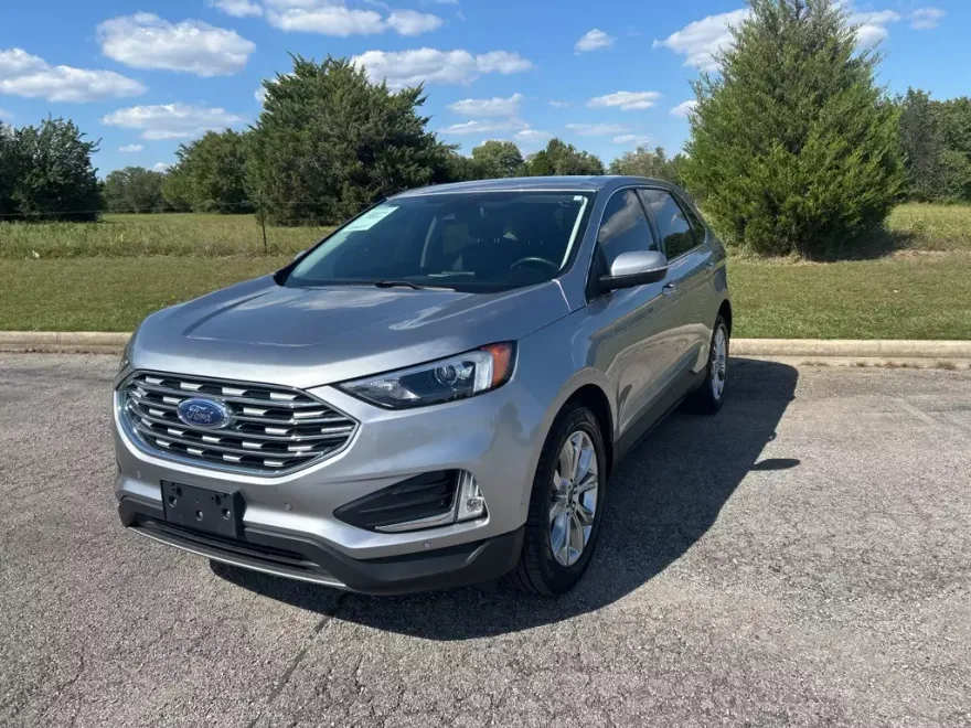 2024 Ford Edge Titanium photo 1