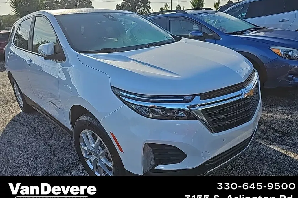 2022 Chevrolet Equinox LT photo 1