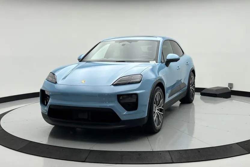 2025 Porsche Macan 4 Electric photo 1