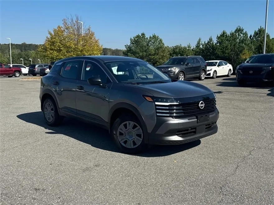 2025 Nissan Kicks S photo 1