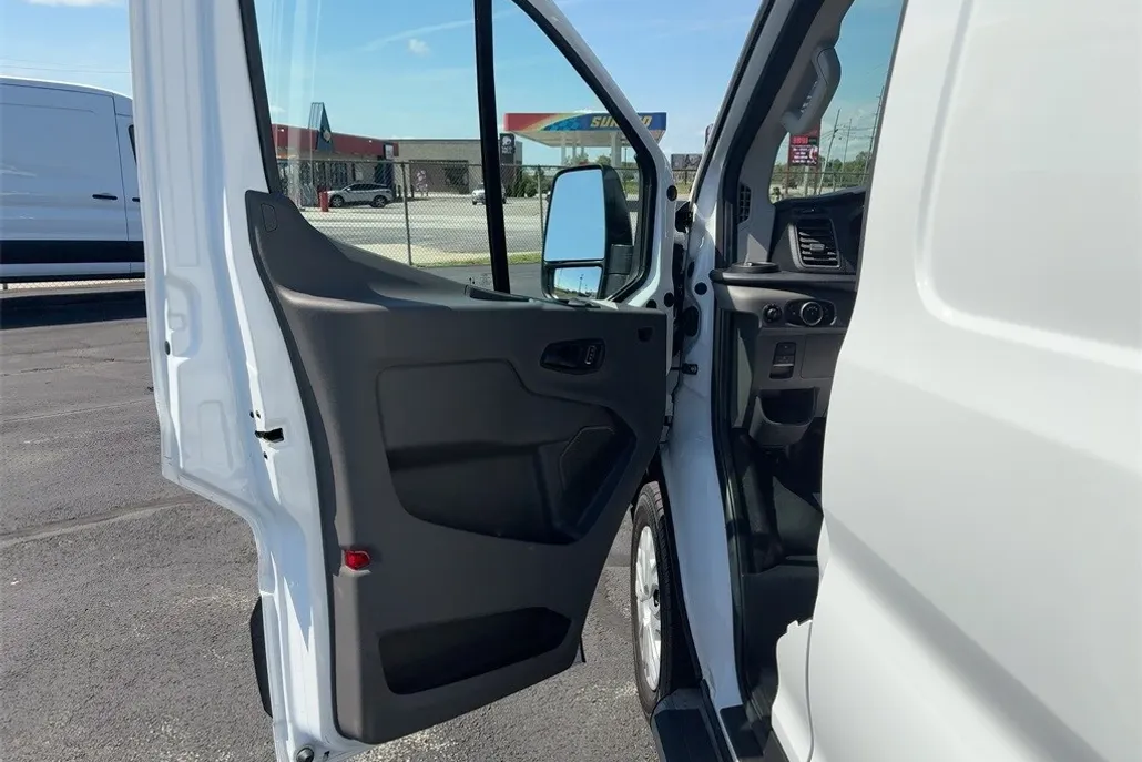 2023 Ford Transit photo 1