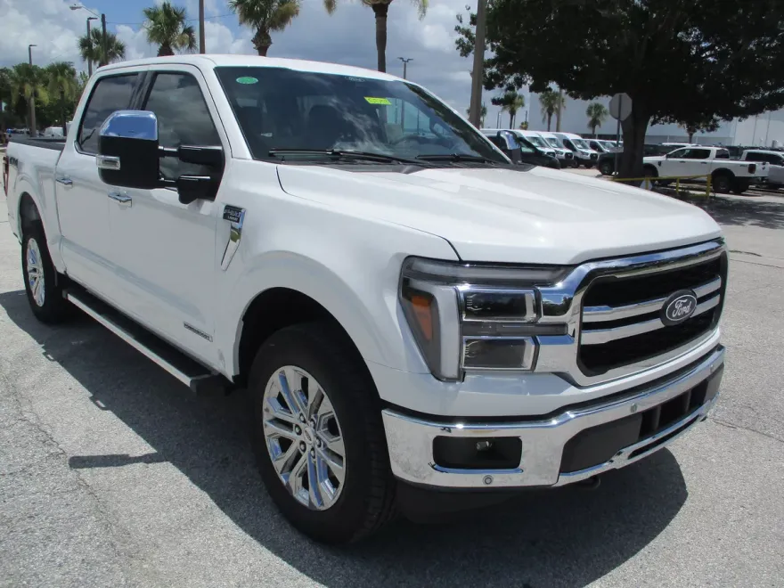 2025 Ford F-150 Lariat photo 1