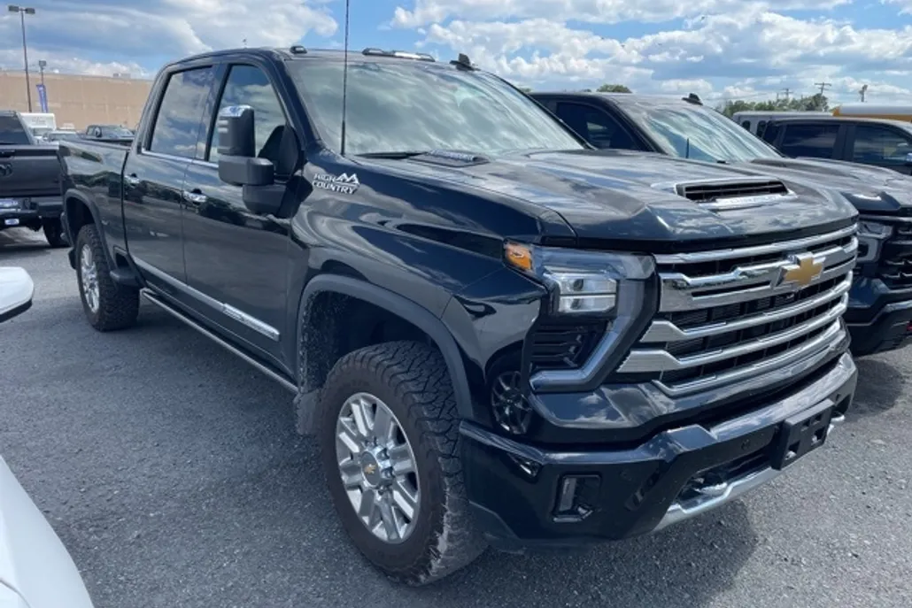 2025 Chevrolet Silverado 2500HD photo 1