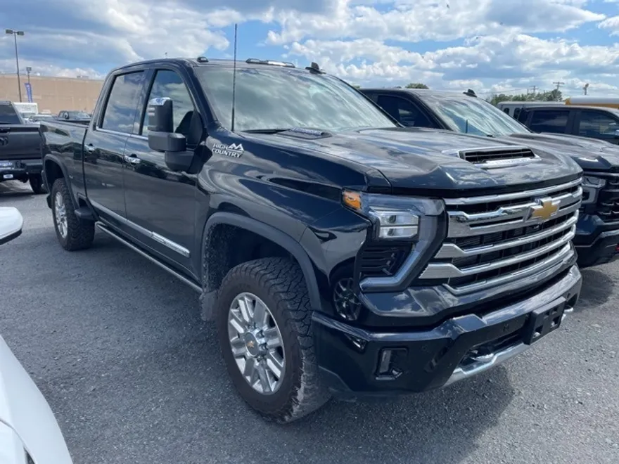 2025 Chevrolet Silverado 2500HD photo 1