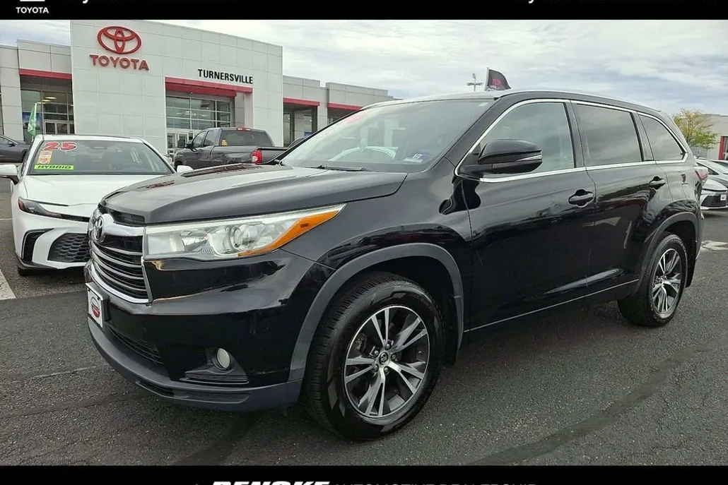 2016 Toyota Highlander XLE photo 1