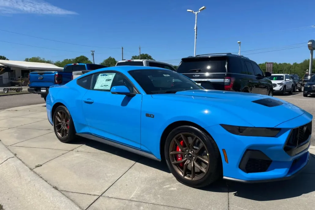 2025 Ford Mustang GT Premium photo 1