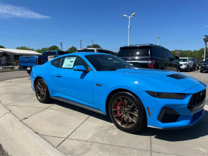 2025 Ford Mustang GT Premium photo 1