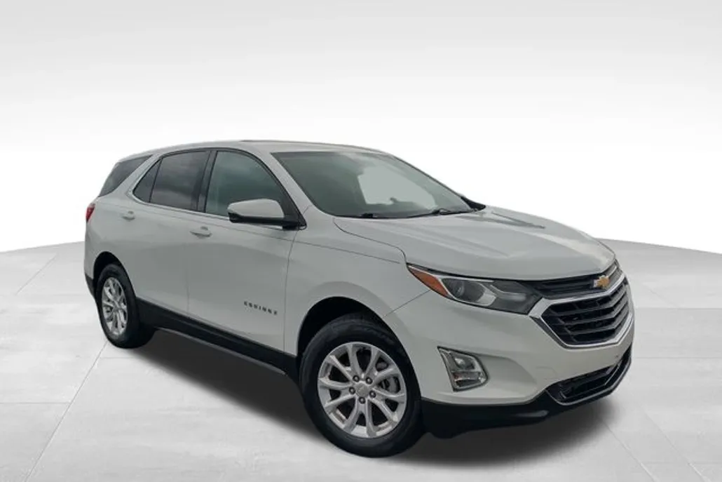 2018 Chevrolet Equinox LT photo 1