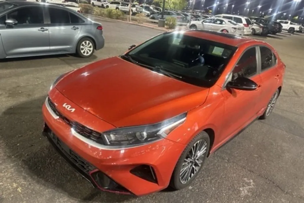 2022 Kia Forte GT-Line photo 1