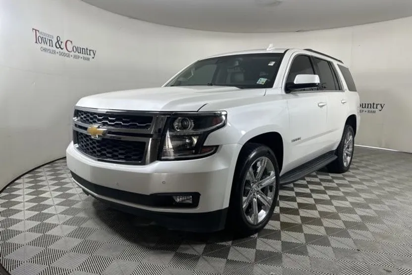 2017 Chevrolet Tahoe LT photo 1