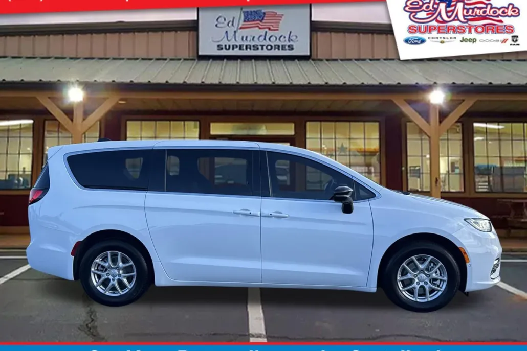 2026 Chrysler Pacifica photo 1