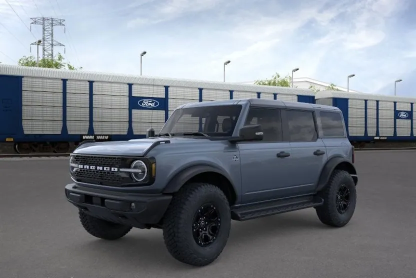 2025 Ford Bronco Outer Banks photo 1
