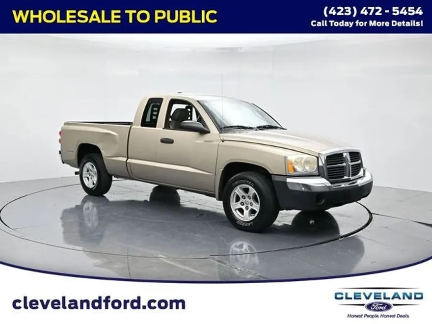 2005 Dodge Dakota SLT photo 1