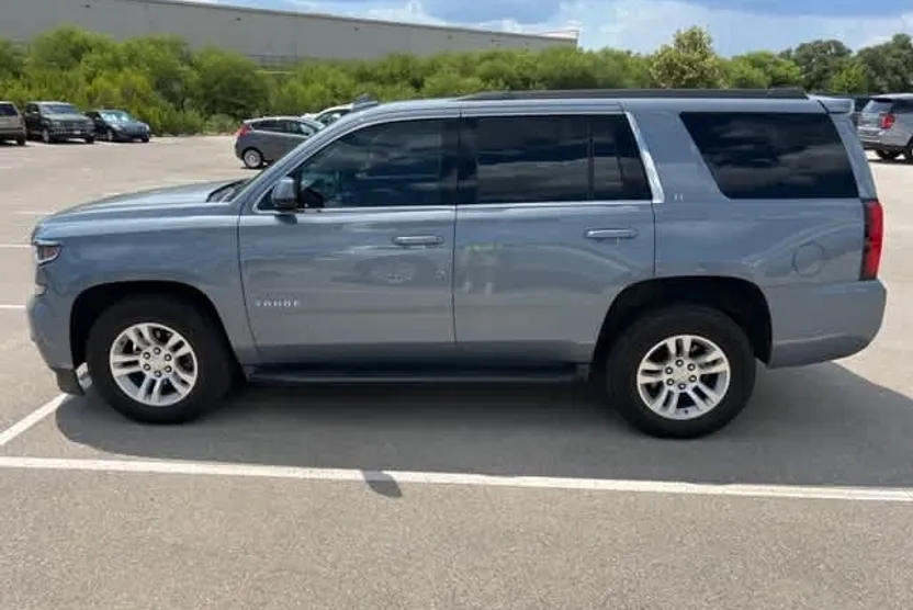 2016 Chevrolet Tahoe LT photo 1