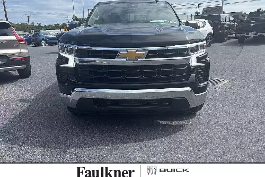 2022 Chevrolet Silverado 1500 LT photo 1