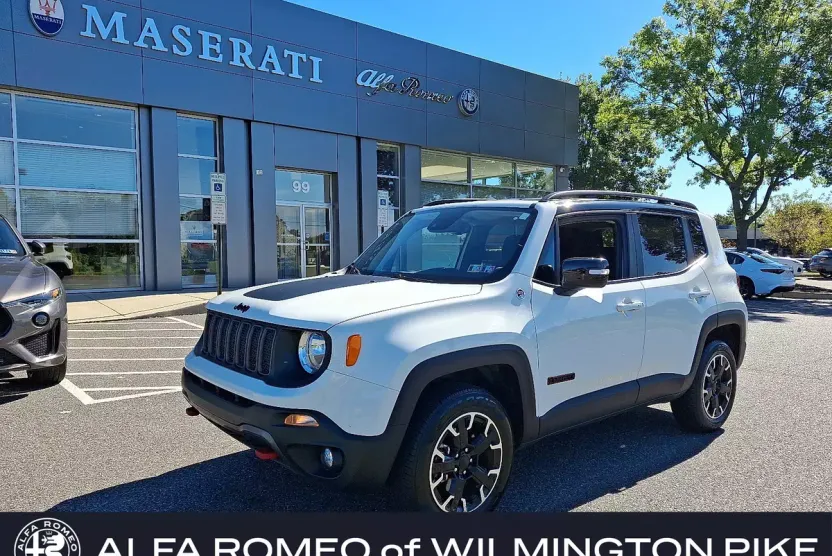 2023 Jeep Renegade Trailhawk photo 1