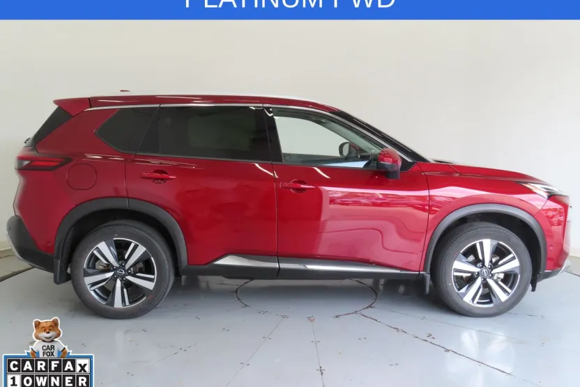 2023 Nissan Rogue Platinum photo 1