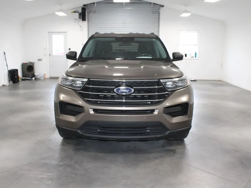 2021 Ford Explorer XLT photo 1