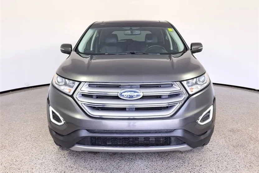 2017 Ford Edge Titanium photo 1