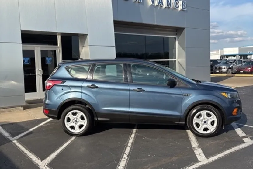 2018 Ford Escape S photo 1