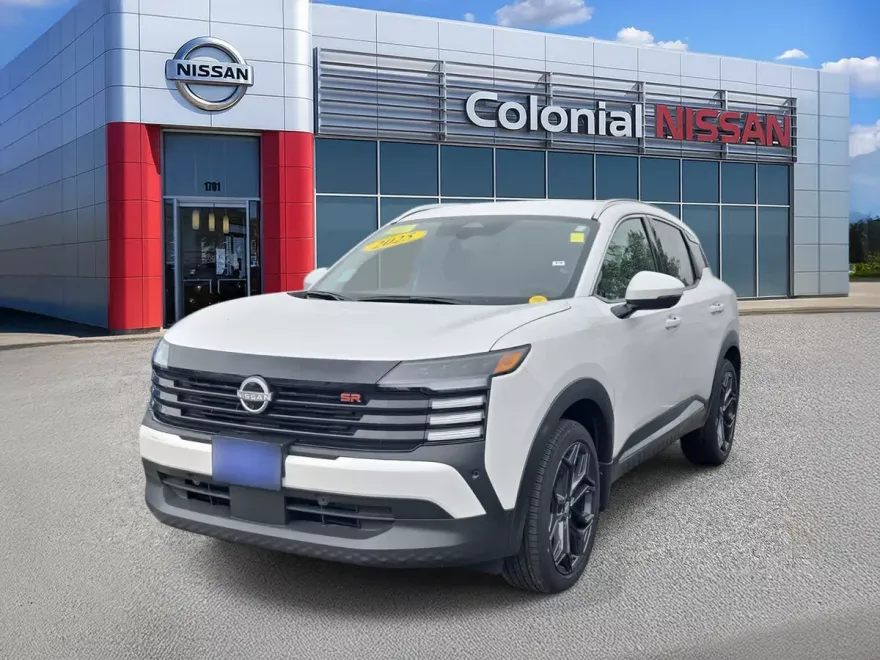 2025 Nissan Kicks SR photo 1